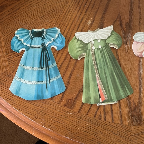 Victorian Trading Company Paper Dolls Lalice Gertie & Russell copyright 2018 - Picture 8 of 10